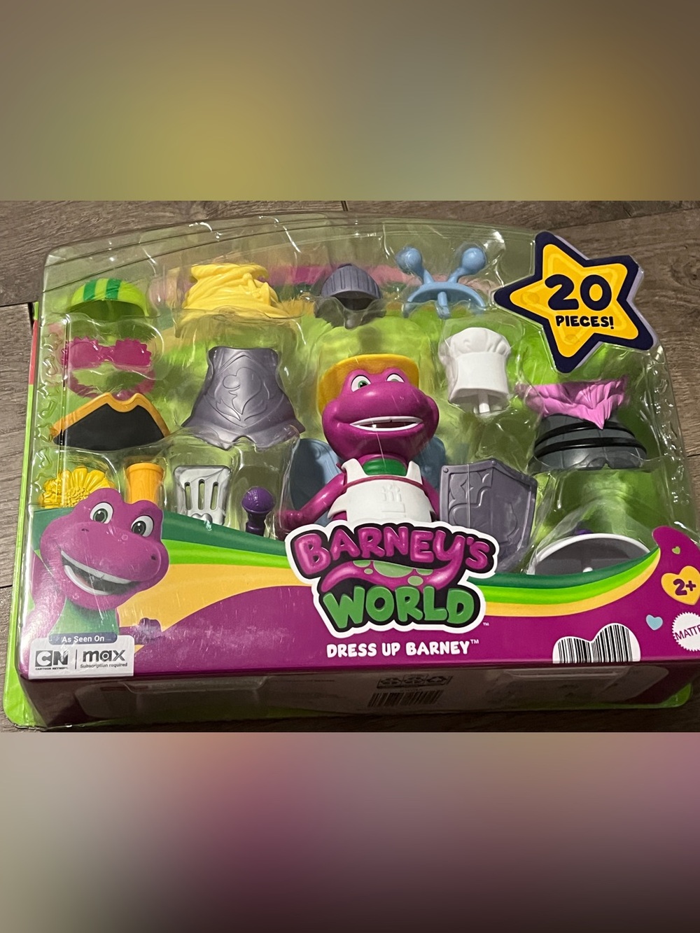 Barney’s World Dress Up Barney 20 Pieces New